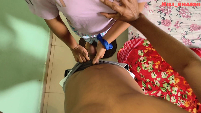 Mili bhabi: Hintli desi güzel kız arkadaş sıkı amcık Hintçe sesli seks...