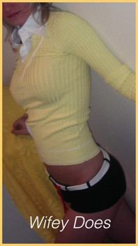 Wifey è incredibile in questa camicia calda senza reggiseno