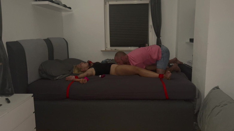 Bonieclydeerotik: Legato Senza Testamento, Completamente Alla Mercé Di Una Donna Bionda...