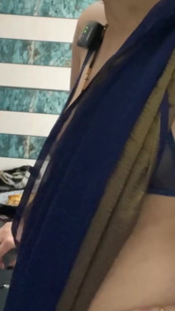 Sex s sexy tetou v kuchyni, velká prsa ukazující plně hindský zvuk