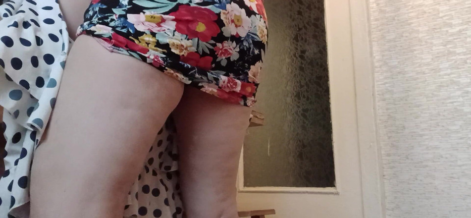 Lesbian-illusion: Moje macecha mě šuká na kuchyňském stole