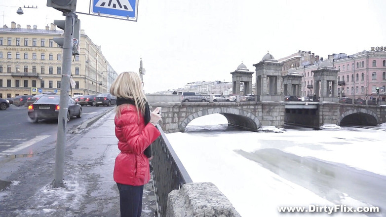 She is Nerdy: हॉट स्वागत करने वाली चुदाई