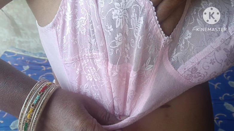 Veermati: Przyrodnia siostra zwana przyrodnim bratem do jej domu i powiedział...