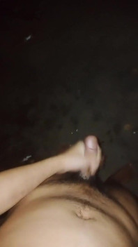 Menunggu Ayah Tiri dalam Kegelapan. Muncrat di jalan!