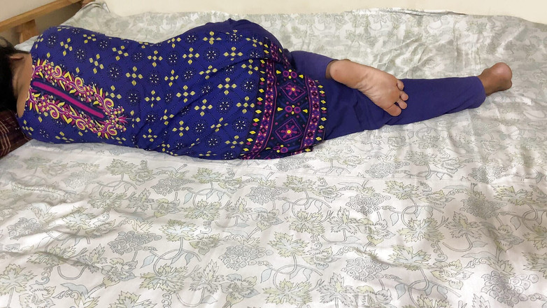 SAFI TV: Дезі Бхабхі займалася справжнім сексом з Девером у кімнаті