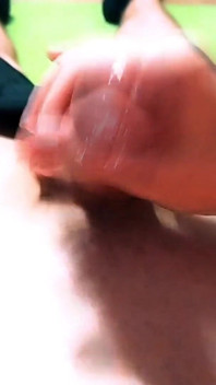 Cara Masturbando Seu Pau Com Força Para Gozar Doce Porra