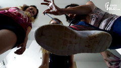 Czech Soles - foot fetish content: POV rohožka pro 3 zahýbání dívek