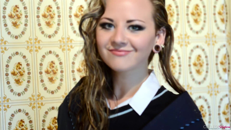 College Uniform: Badezeit mit tamsin K