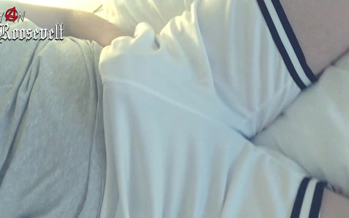 Ryan Roosevelt: Hand i mina shorts