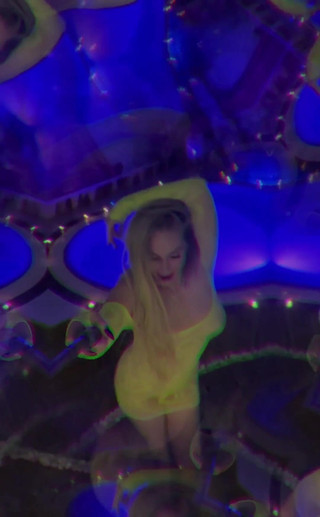 Goddess Misha Goldy: ひざまずいて3桁をディスペンスします。命令です。支払って従う。