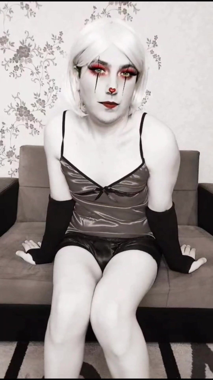 Kitty_Cross: 예쁜 젊은 여성 란제리