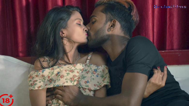 Xtramood: Awek desi curang teman lelakinya, seks desi tegar