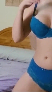 Latina Mit Dickem Arsch Bewegt Arsch