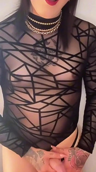 Gadis trans bertato dan crot sperma hangatnya