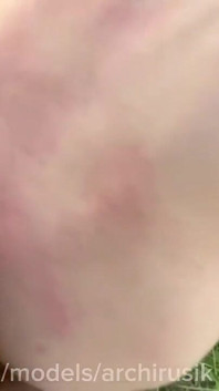 Ten drzý mi vnikl do kalhot, vyhoněl mi ptáka a ošukal mě v autě na dálnici. Tvrdá plavba femboye