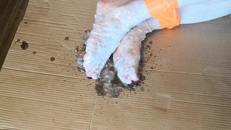 Bouncy Tits Action: Hot candle wax on my feet part 2