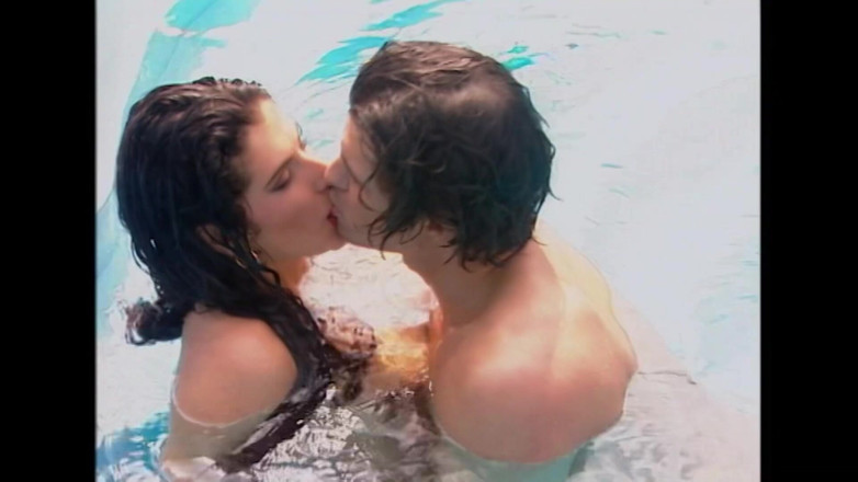 Romance with Love: Kötü kızlar! Kadınlar bunu kendilerine saklayamazlar!