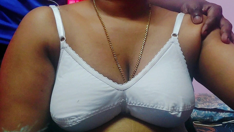 Desi Mohini: 거유 교사 인도 섹스