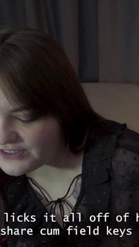 Pornstory: Stella uśmiecha się figlarnie, gdy jej chłopak ma strap-on