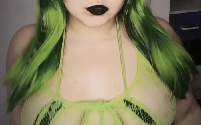 Dramatic Dumpster Fire: Chubby BBW Bouncy Tits