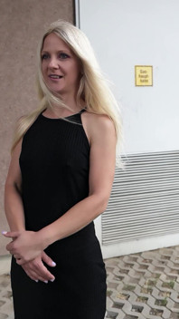 Exploradora alemana - flaca madura Caroline de Jaie en casting sin condón