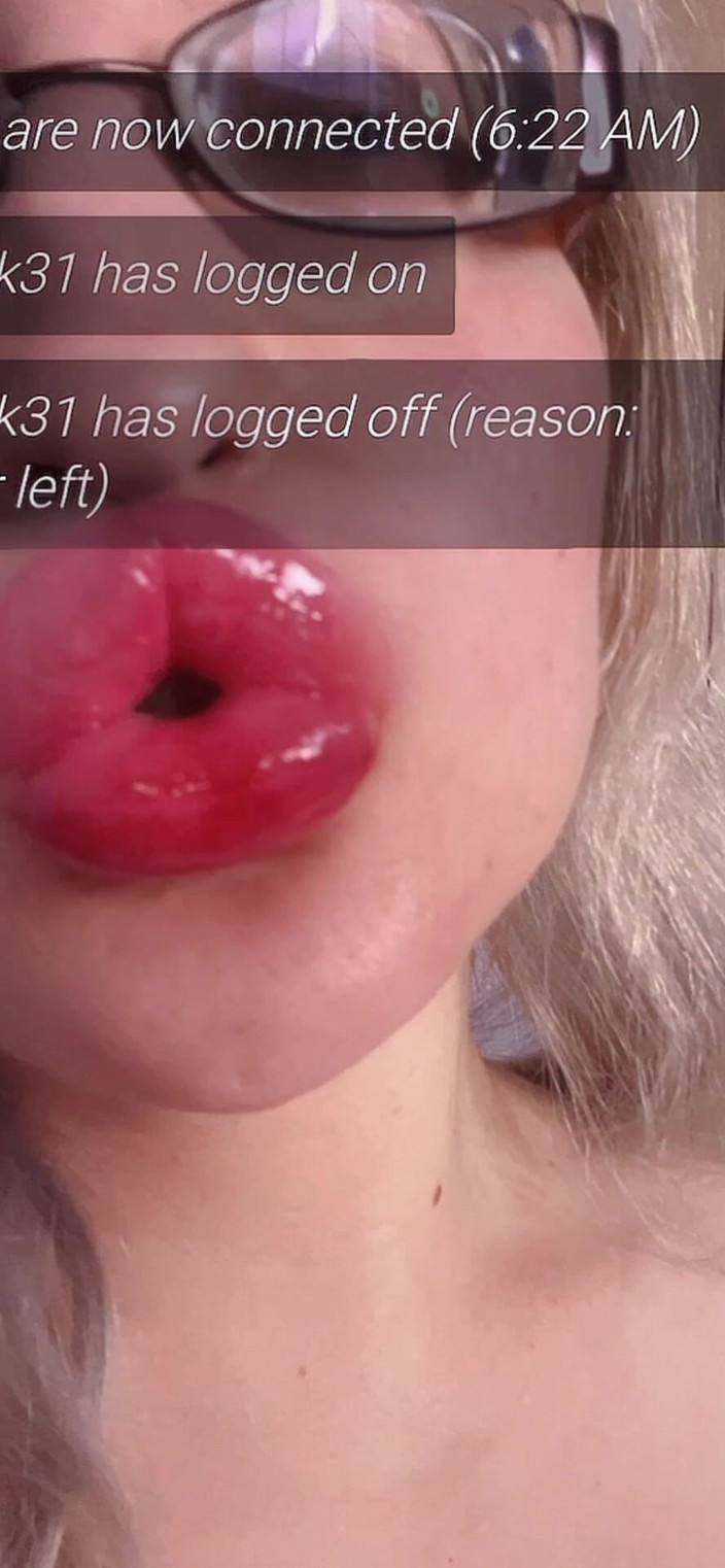 FinDom Goaldigger: Gloss glipstik merah sedang menawan