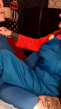 Lesbian cosplay mario dan luigi scissoring