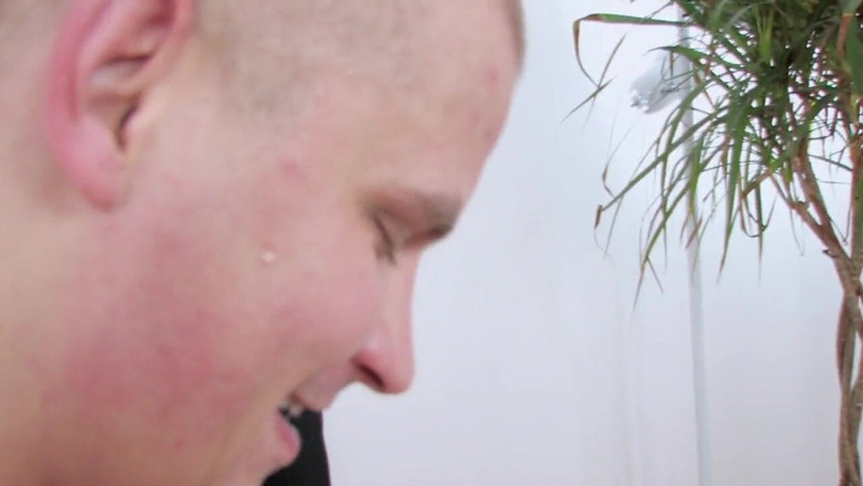 Hot Girlz: Une jolie nana se fait baiser par son copain à grosse...