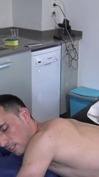 Sexy blonďatá Twink ošukaná nejlepším přítelem