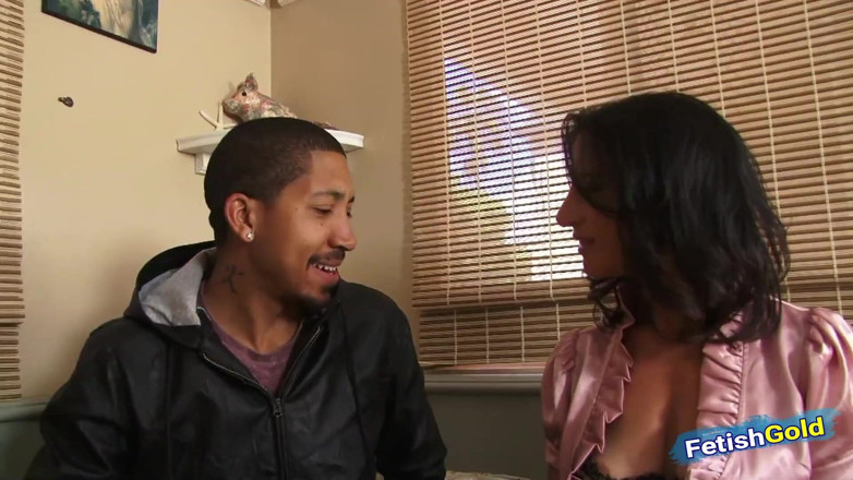 Family Role Play: Black man with big cock fucks hard his white girlfriend...