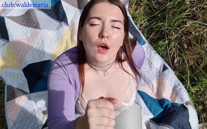 Waldemaria: Sun Forest ateşli 18 yaşındaki hatun yarak emiyor ve açık havada...