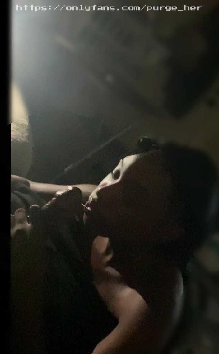 Purge_her: Cewek imut nyepong kontol ceroboh