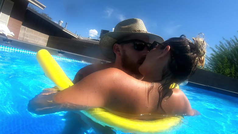 Mya Lane: Risky Sex in the Pool Outside 9 Months Pregnant
