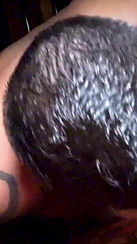 Sconosciuto cazzo tatuaggio cagna scopata duramente nel cinema porno!