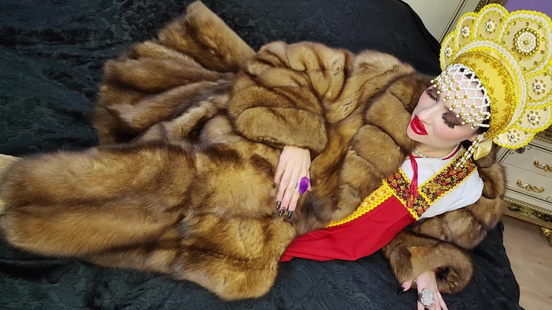 Princess18_: राजकुमारी तुम्हें उसके योग्य फर कोट की पूजा करती है