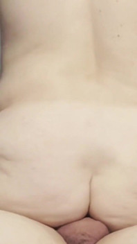 คุณนายแมรีผู้ใหญ่ cum บนควยและให้หีเธอเต็มไปด้วยน้ำเงี่ยน