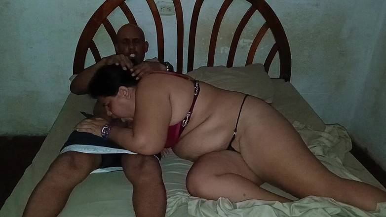 Adribella69: Estoy Viendo Película Con El Suegro, Pero Desea Tanto Mi...