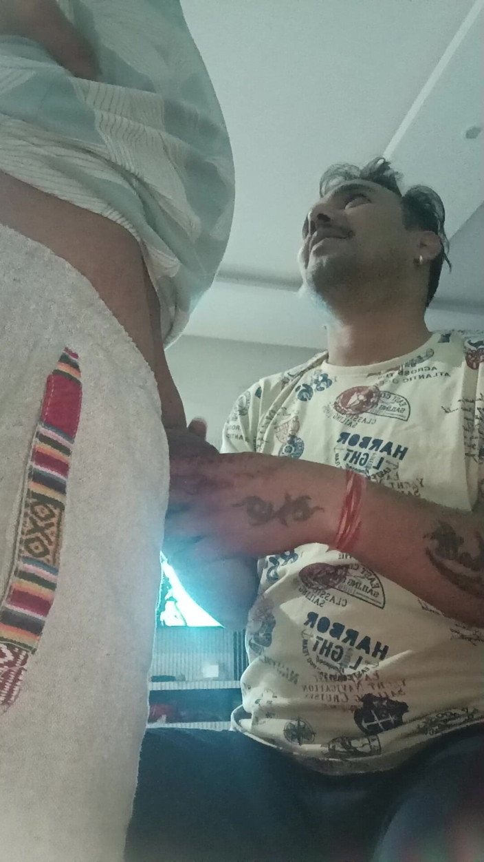Rajasthani-old-lover: Pria desi menikmati seks dengan ayah tiri tetangga dan perwira...