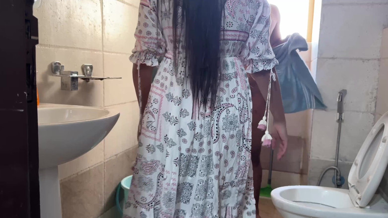 Hornycouple149: सौतेले बेटे ने शॉवर के बाद चोदने लायक मम्मी saara को नग्न देखा और उसका लंड अपनी गीली चूत से दूर नहीं पकड़ सका