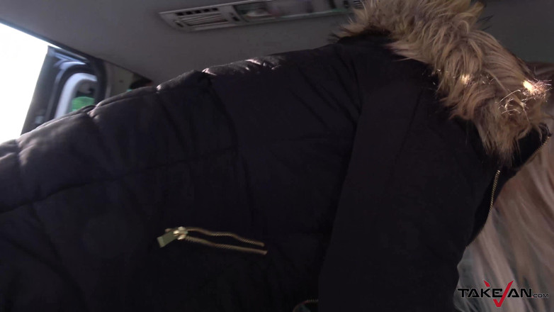 Take Van: Głupia młoda blondynka oszukana przez fałszywego taksówkarza i rozłożona dla...