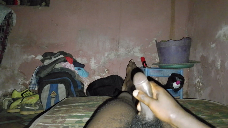 Masturbator emmy: 침대에서 행복이 필요한 자지