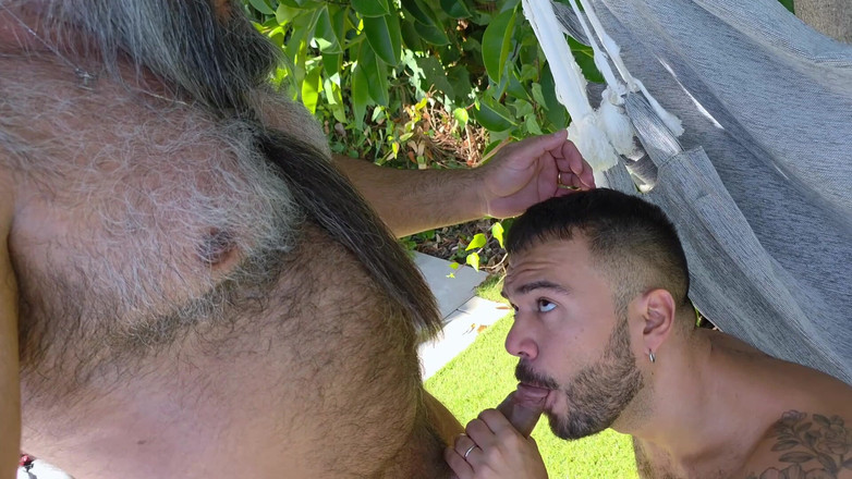 Charlie Ferreira: Surové plemene u bazénu - vousatý medvěd a Charlie Ferreira