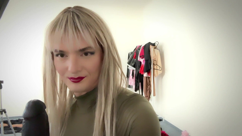 Nicole Nicolette: เปิดโปงครั้งแรก: เย็ดดิลโด้ดําใหญ่ของฉันลึกสุดคอ