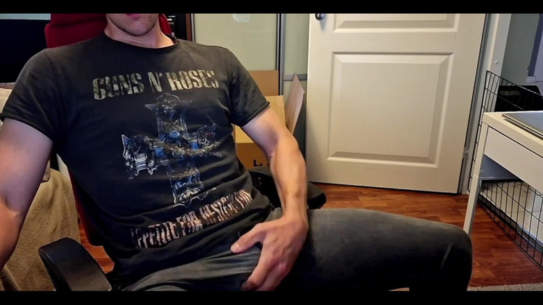 Awesome A: Mám pro tebe zbraně a růže!
