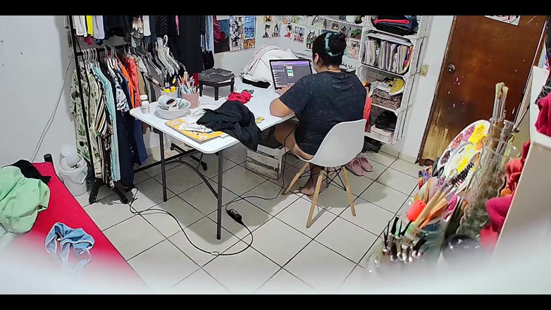 Karmicoxv: Ma belle-sœur pulpeuse pendant qu’elle fait ses devoirs