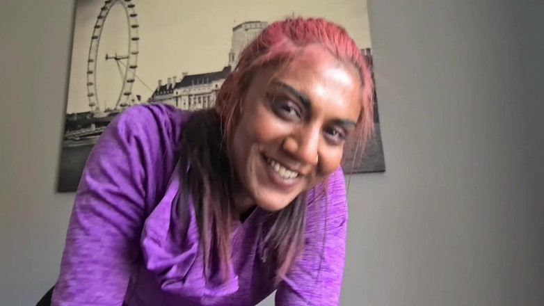 domslutfucker: देखने का बिंदु गंदी बात कर रही देसी रंडी बेडरूम में डिल्डो चूसना और चोदना