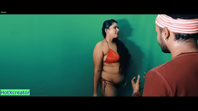Hot creator: Indická sexy modelka ošukaná režisérem! Virální sex