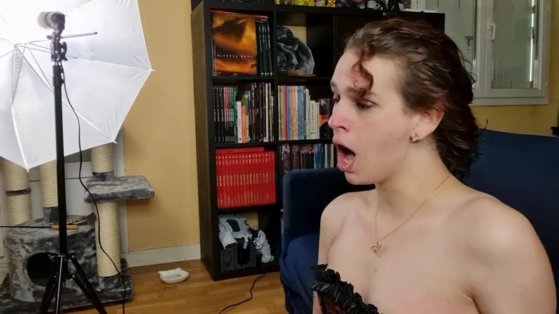 Melodyfluffington: 华丽的T-girl被崇拜并被狠操