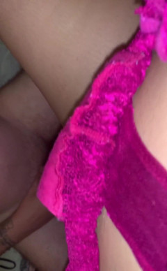 Filthy British Couple: 9 minut naprosto špinavého mluvení, dokud se táta nevynaloží přes moji...