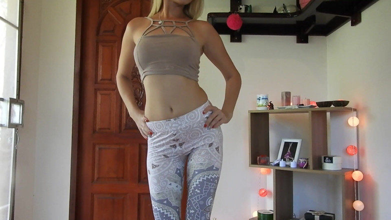 Miss Anja: Sensual Sweaty Strip Tease, Dancing